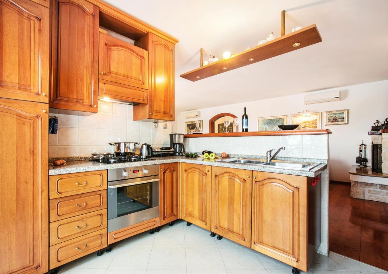Golden View Luxury Apartment Maslinica Exterior photo