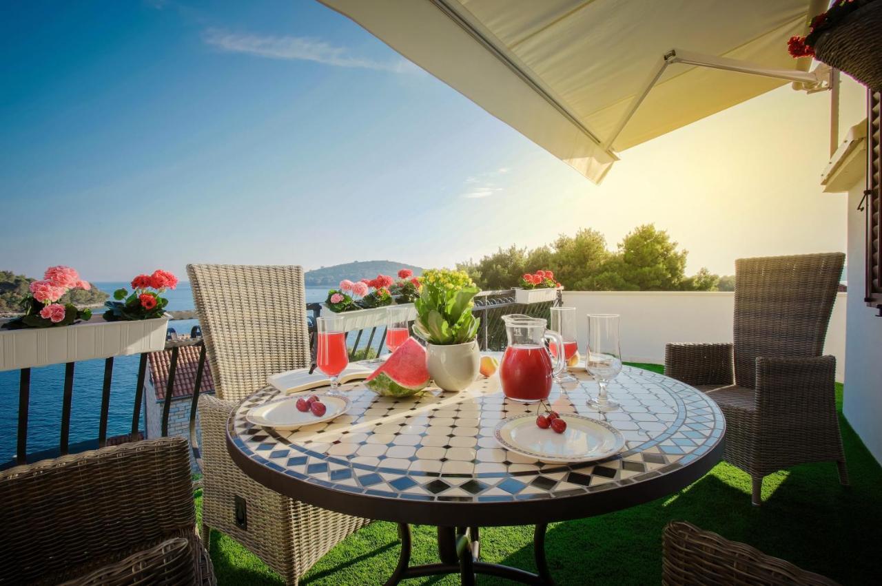 Golden View Luxury Apartment Maslinica Exterior photo