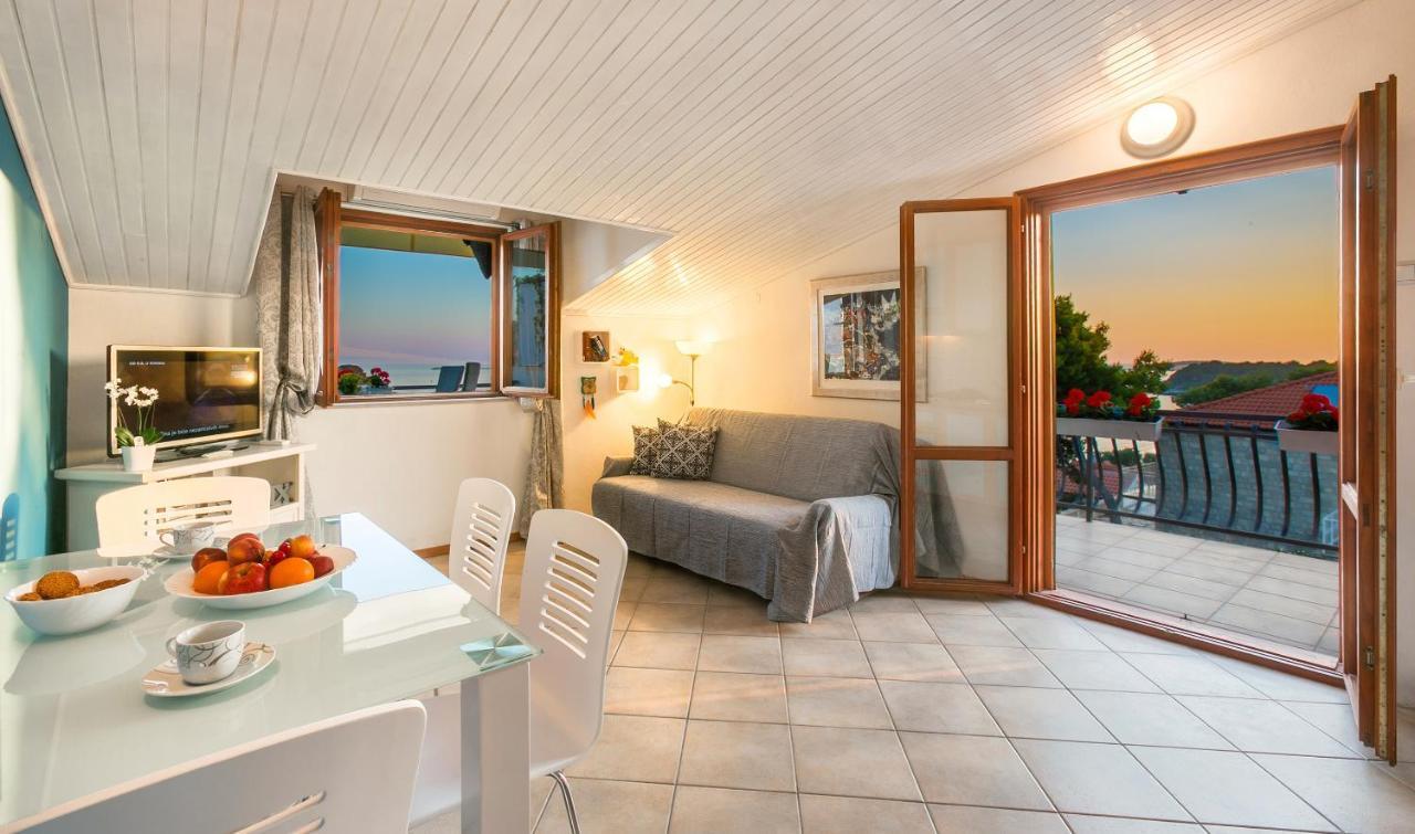 Golden View Luxury Apartment Maslinica Exterior photo
